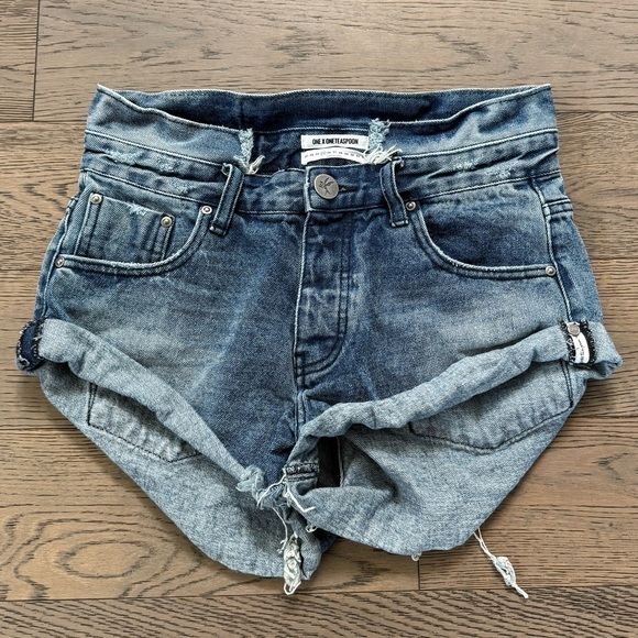 One Teaspoon Bandits Relaxed Fit Long Rise Button Fly Twisted Cuff Hem Shorts - Picture 1 of 8